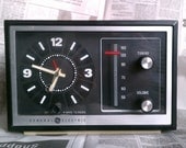 Vintage GE Clock Radio