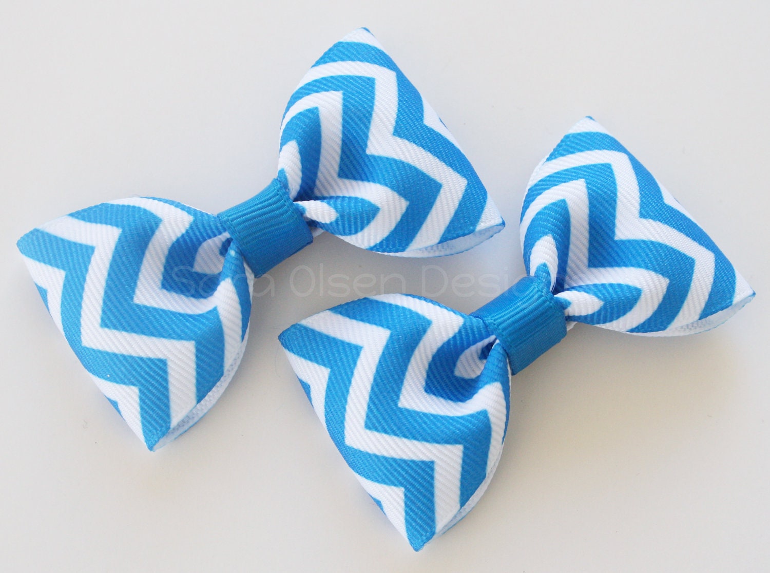 Chevron Hair Clips, Set of 2 Hair Clips, Simple Bow Tie Tuxedo Hairbows, Toddler Pigtails, 2 1/2 inch Bow, 2.5, Blue White, Christmas