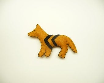 Mustard chevron fox magnet, number 143