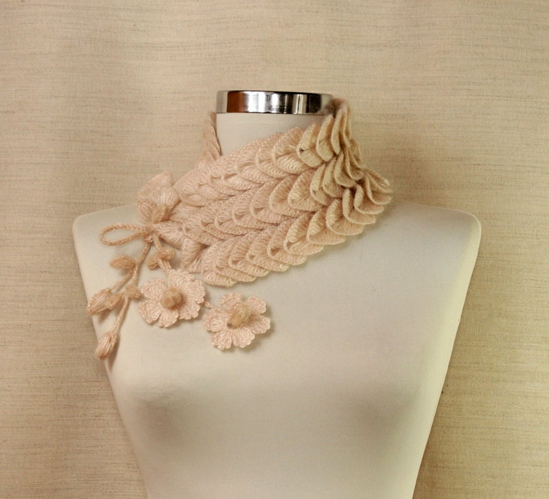 Crochet Scarf Cream Gold Crocodile Scarf Cowl Chunky Infinity Scarf Neck Warmer Winter Fashion Accessories