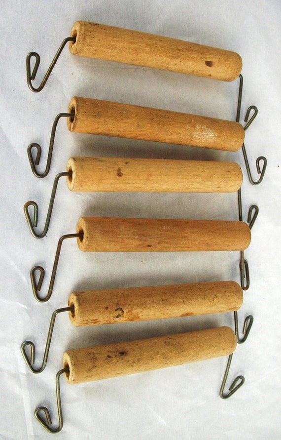 Very Vintage Wood Handles with Wire Bail by AtomicTreasureHunter