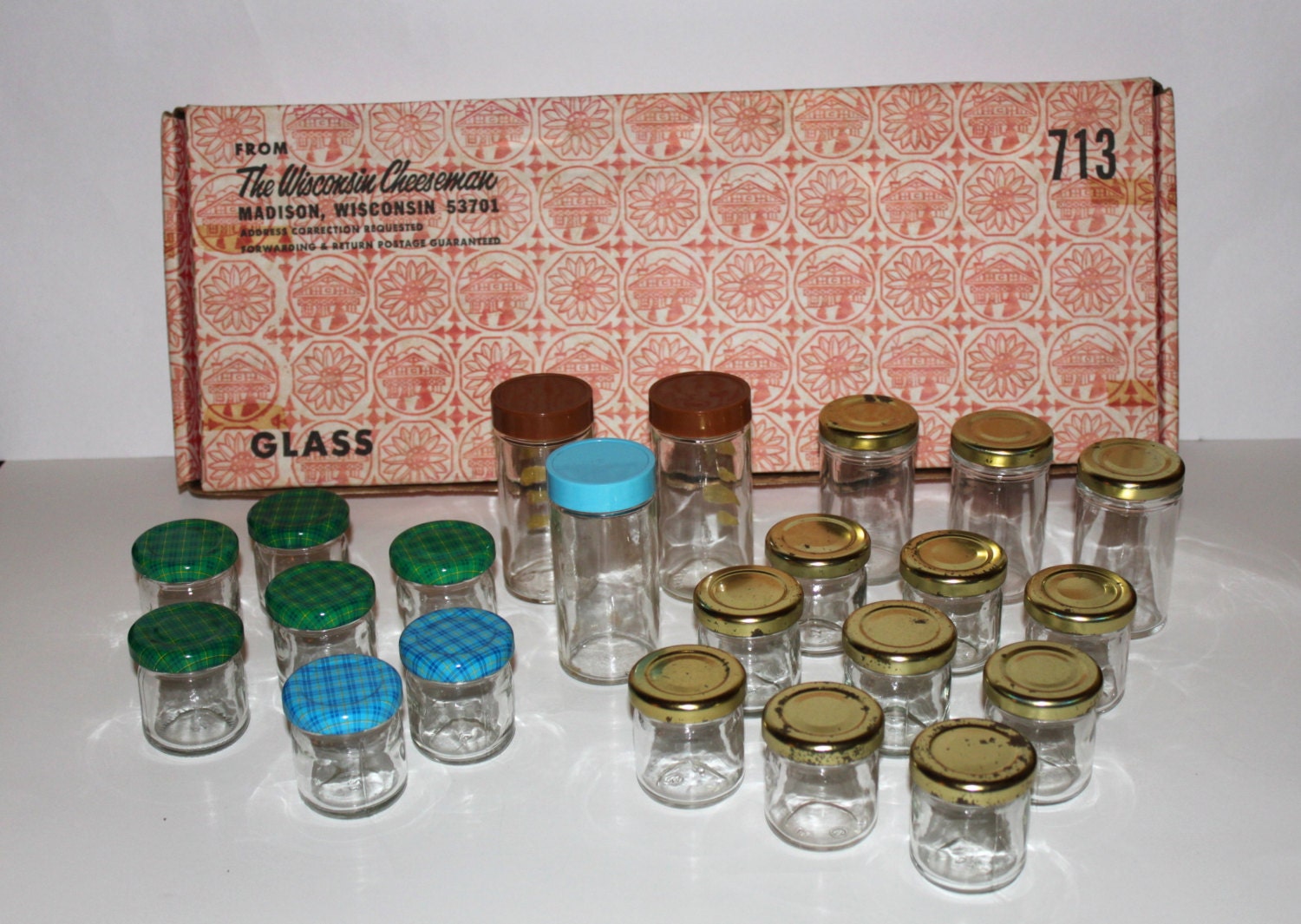 Vintage 1960s Wisconsin Cheeseman Glass Jar Set w. Box (22 Pieces Total)