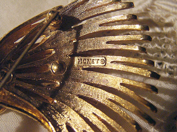 Glamorous Tassel Monet Brooch 1960