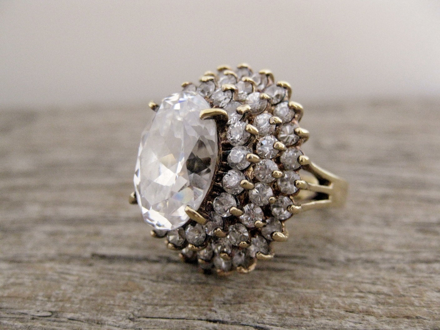 vintage ring. clear crystal. Jolie Gabor. MONTAGNE De CRISTAL.