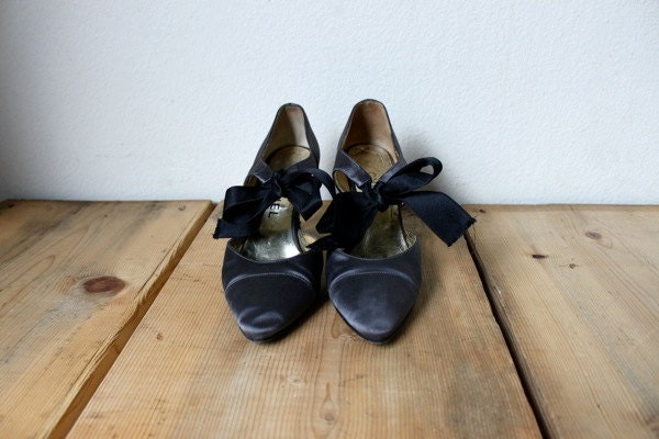 SALE: Vintage 1980's Chanel Grey Silk High Heels - VintageRosemond