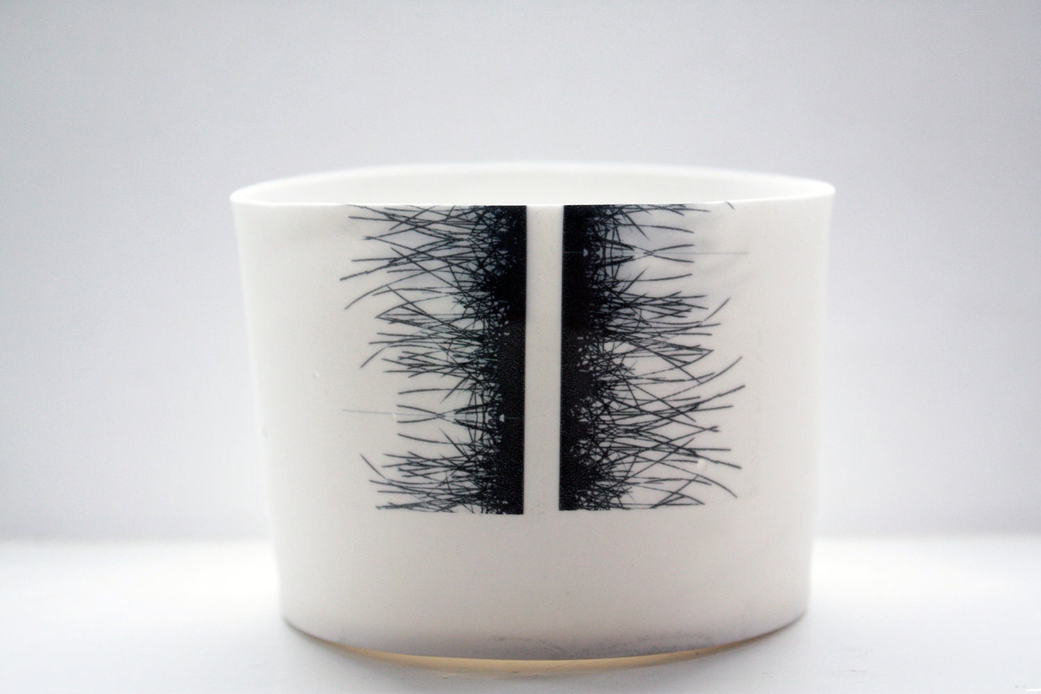 Fine bone china white bowl, mini vase with black grass motif.