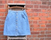 20% SALE 1990s denim mini skirt / 90s does 60s button-up skirt / vintage St Michael blue a-line skirt