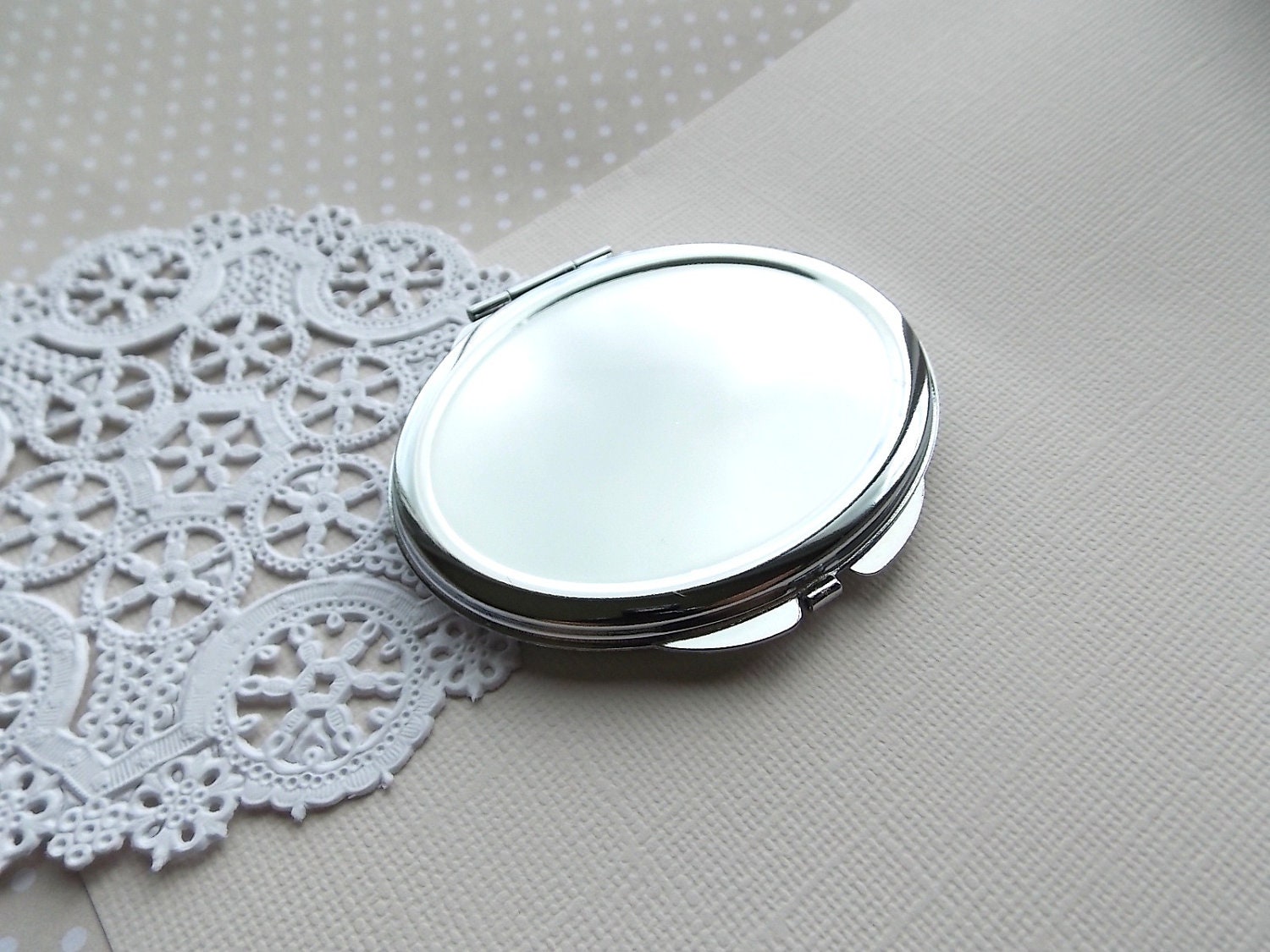 Oval DIY Craft Silver Compact Mirror by sparkleGOODS on Etsy
