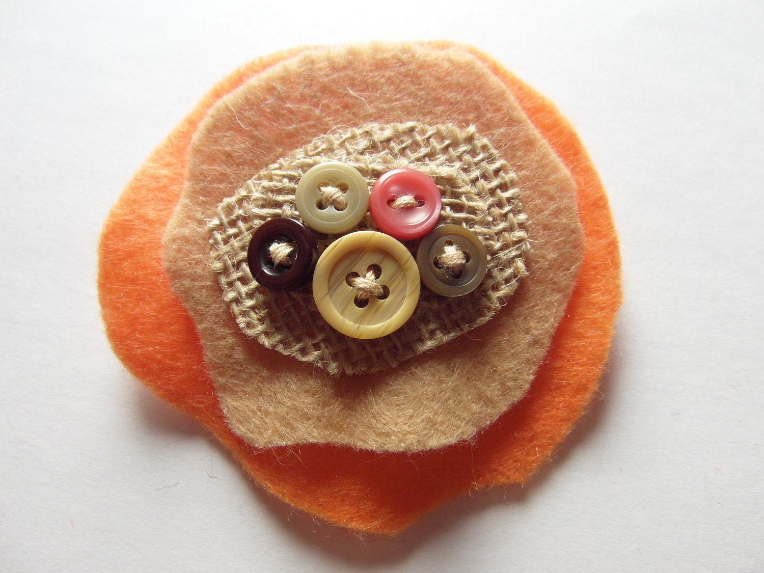 Autumn colours - felt brooch.
