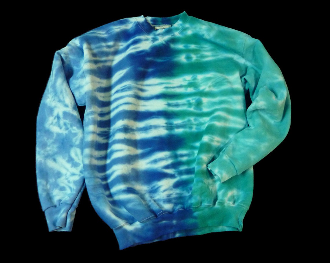 buc ee's tie dye sweatshirt