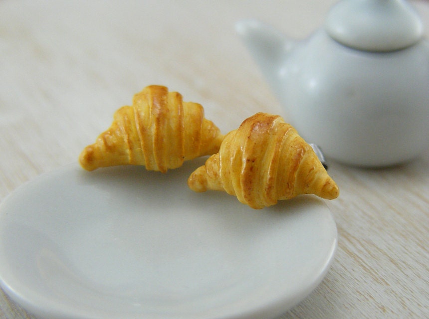 Butter Croissant - Post Earrings