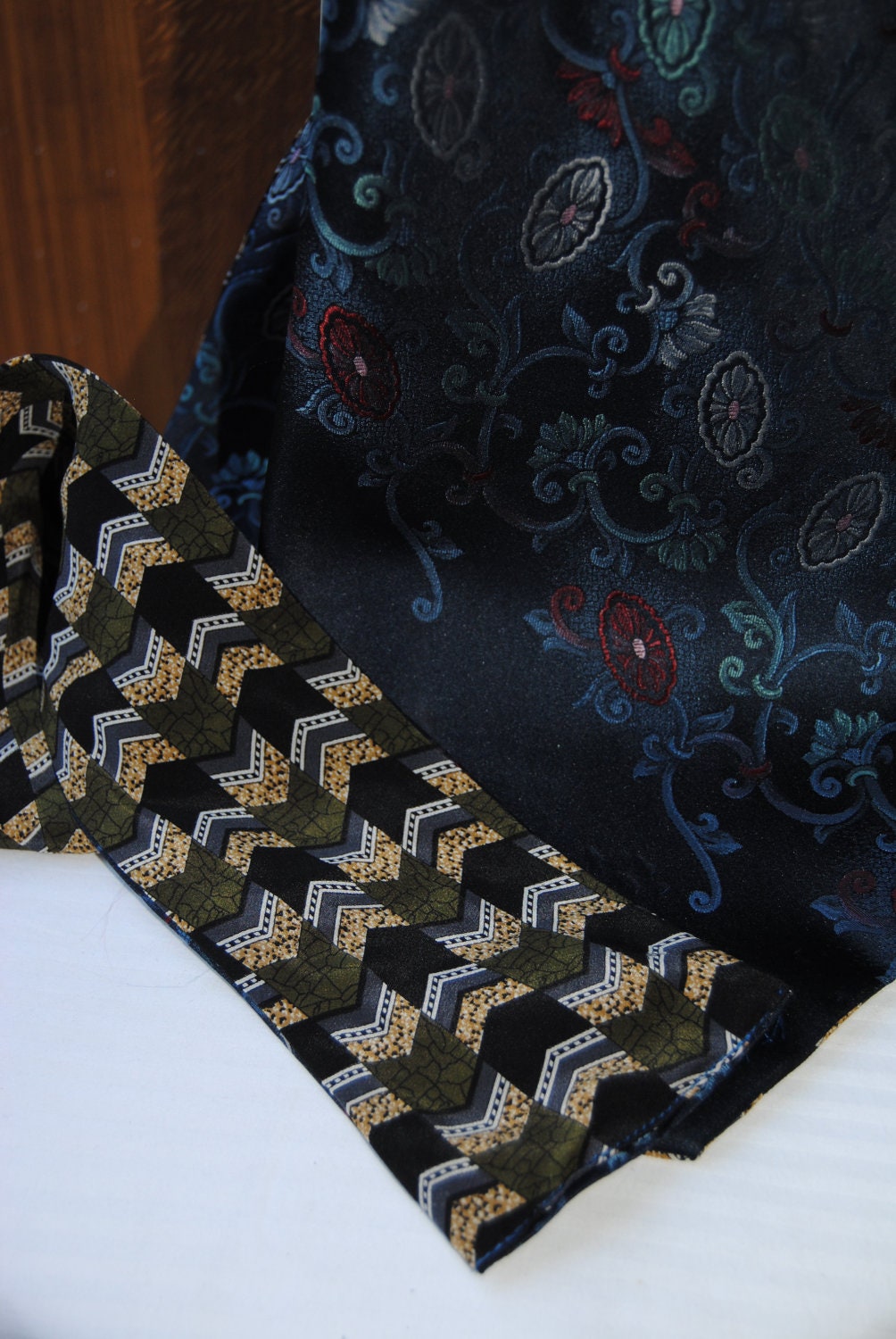 Hand made reversible ascot - blue and green