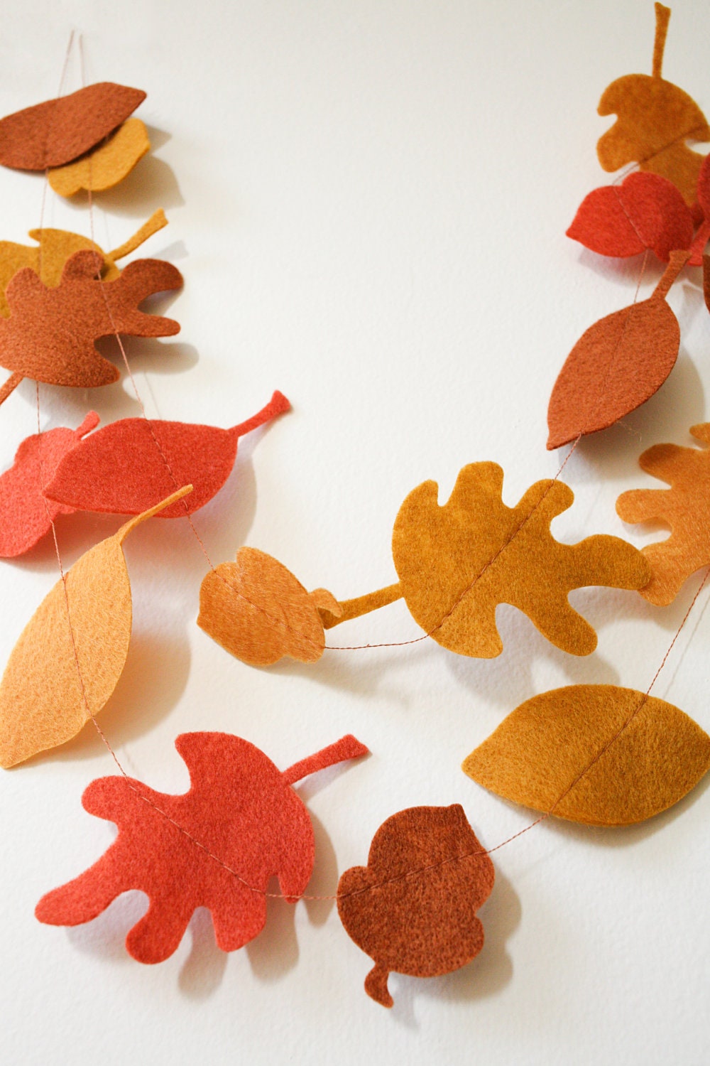 Fall / Autumn Leaves & Acorns Felt Garland - Fall Decor - Thanksgiving Decor - JaneeLookerse