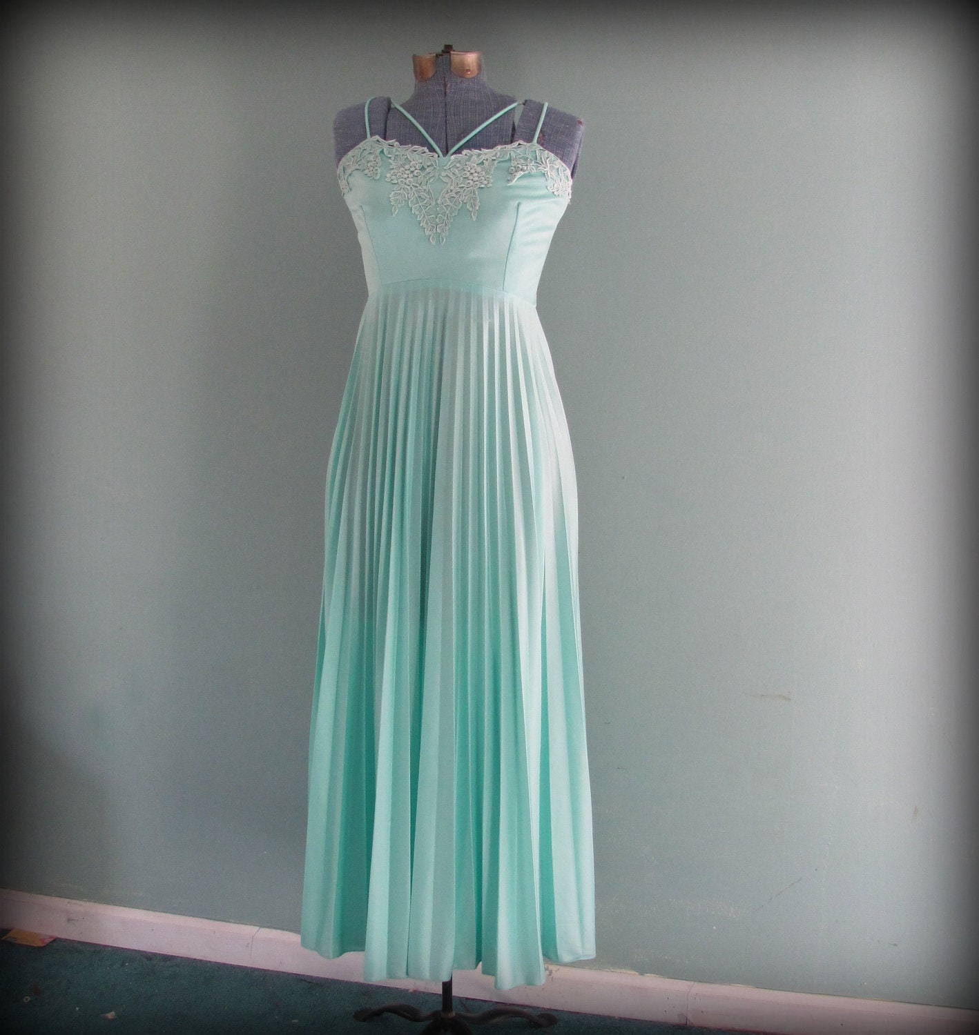 Vintage 70's Womens Seafoam Green Maxi Dress by offbeatvintage