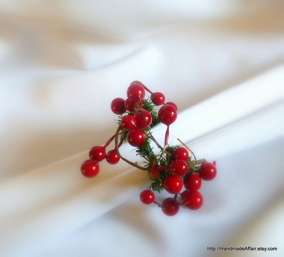 items similar to christmas table decorations red berry items similar to christmas table decorations red berry