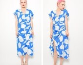 SALE 70s Floral Print Dress - Op Art Draped Wrap Dress - 1970s Oriental Large Floral Silky Dress - Blue // White - M 8 10 12