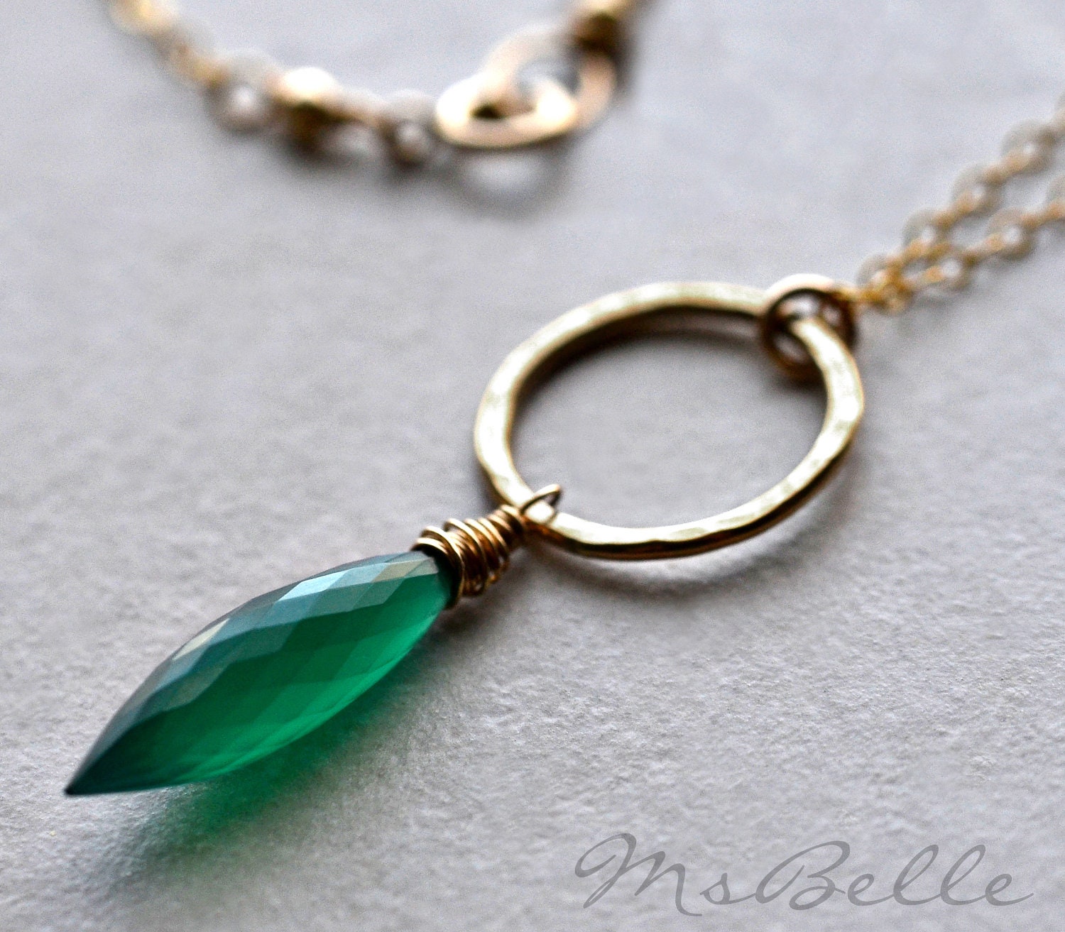 Green Onyx Briolette Hammered Circle Pendant Necklace in 14K Gold Fill - Green Gemstone Gold Jewelry