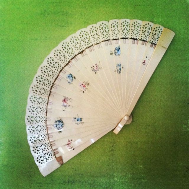 Vintage PIERCED CELLULOID FAN / Lovely Victorian Asian Collectible