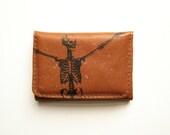 Man Card Wallet in Brown Leather with Stretching Skeleton