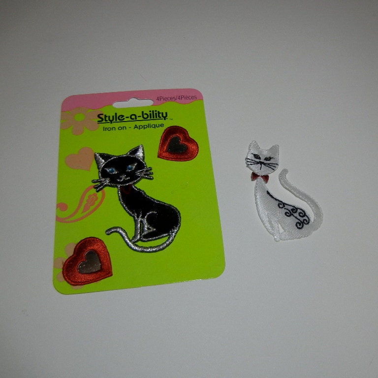 White and Black Cats Iron On Patches Set - 4 Patch Set with Two Mirror Hearts
