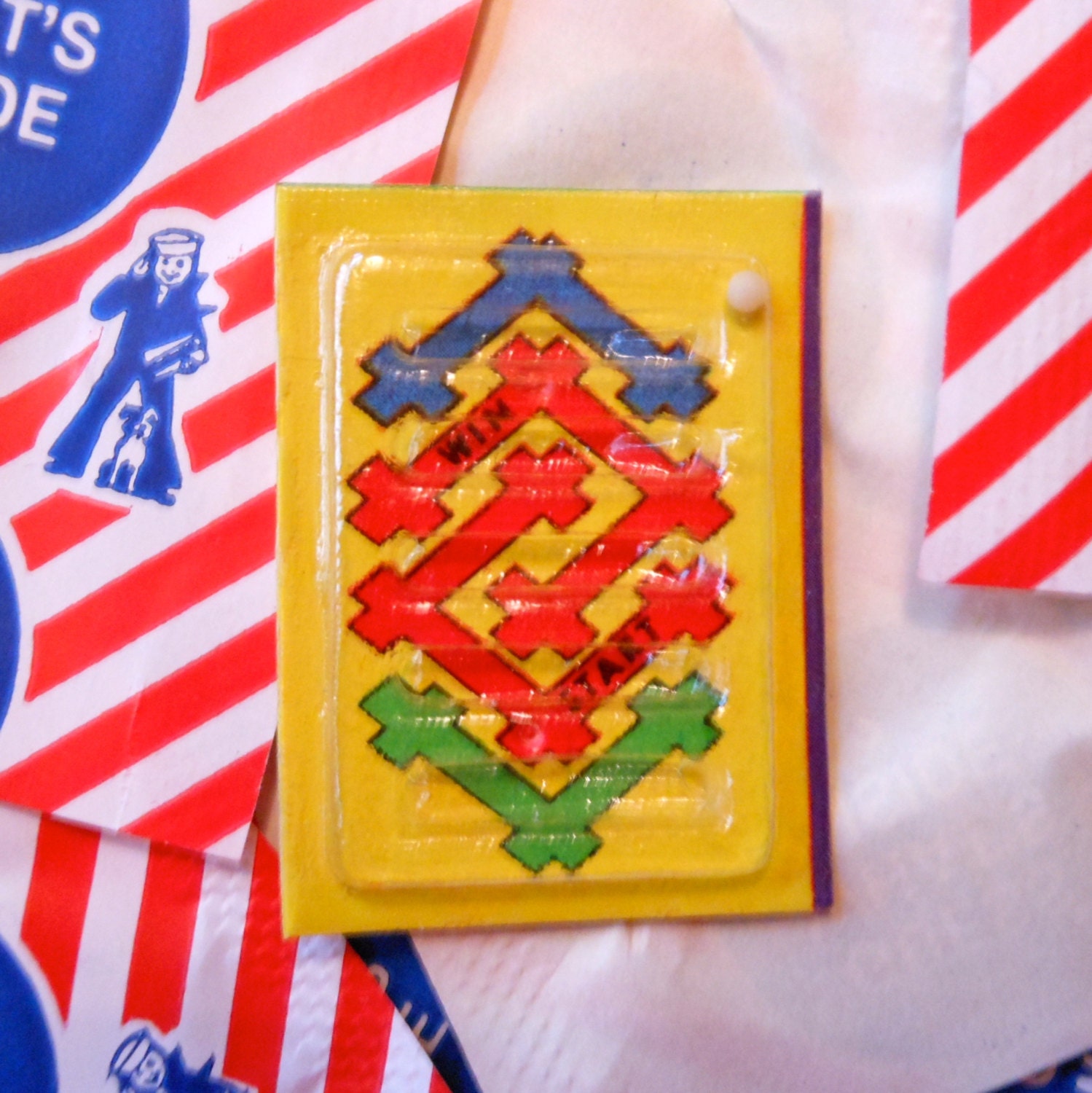 1970s TINY TRICK PUZZLE Vintage Cracker Jack Game