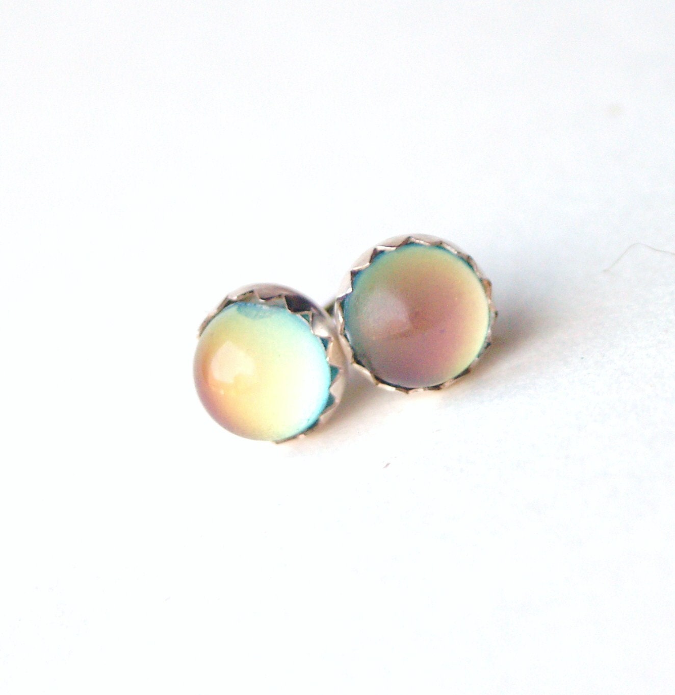 Mood Earrings Color Changing - Scalloped Sterling Silver & Surgical Steel