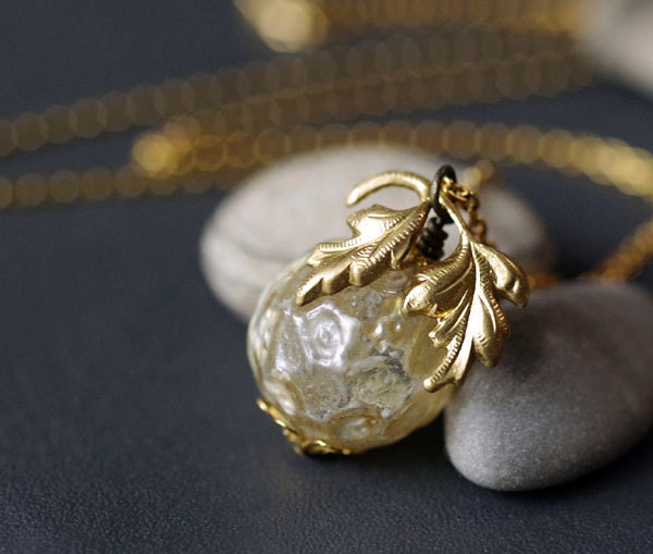 NEW . peche . antique glass pearl necklace . limited edition