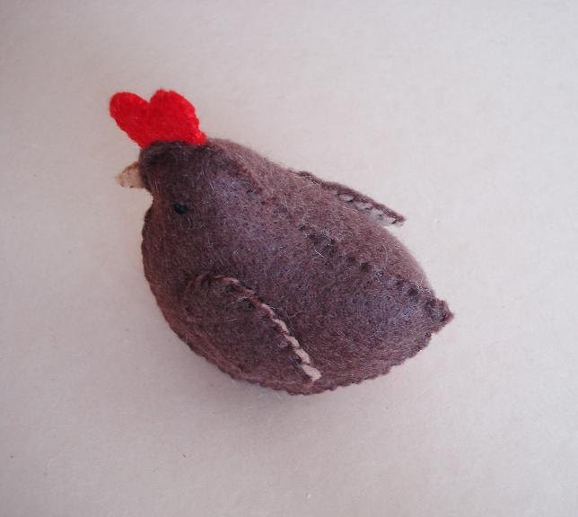 Small brown chicken - Polly