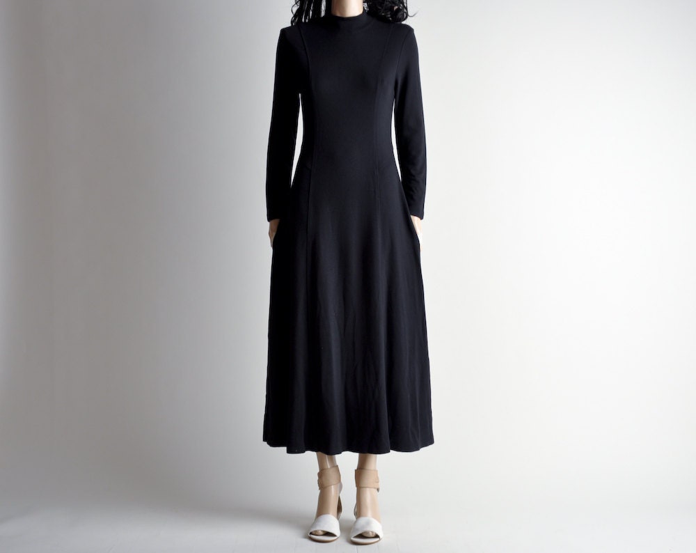 black minimalist maxi dress / mock neck / s - persephonevintage