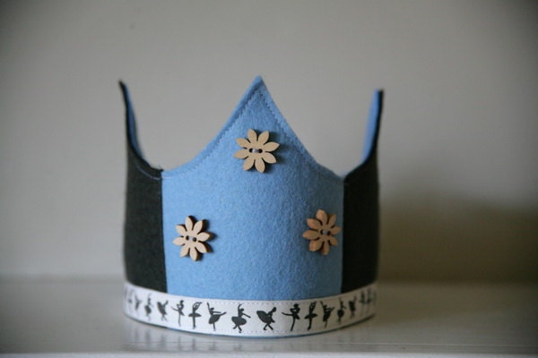 Wool Felt Crown - Ballet Dancer blue