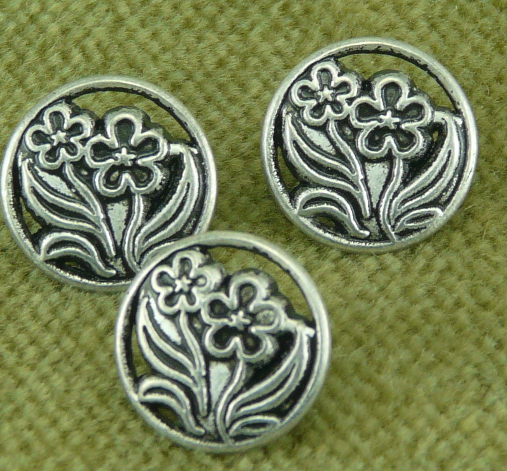 5/8  15MM    Floral Flower and Lea  Cut Out Antique Silver Buttons