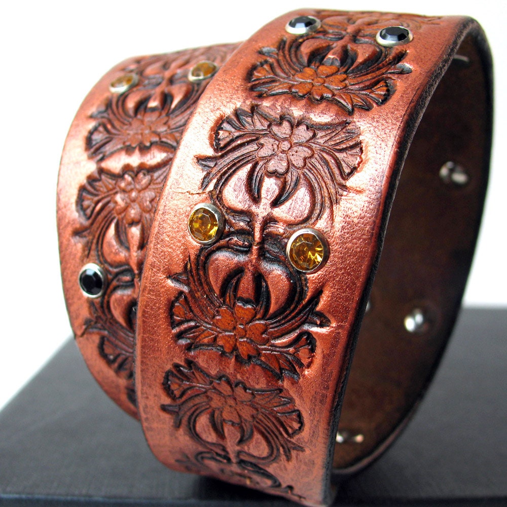 Leather Dog Collar in Rustic Copper with Tooling & Gems, Size M/L, Medium to Large Dog, to fit a 17-20in Neck, EcoFriendly, OOAK