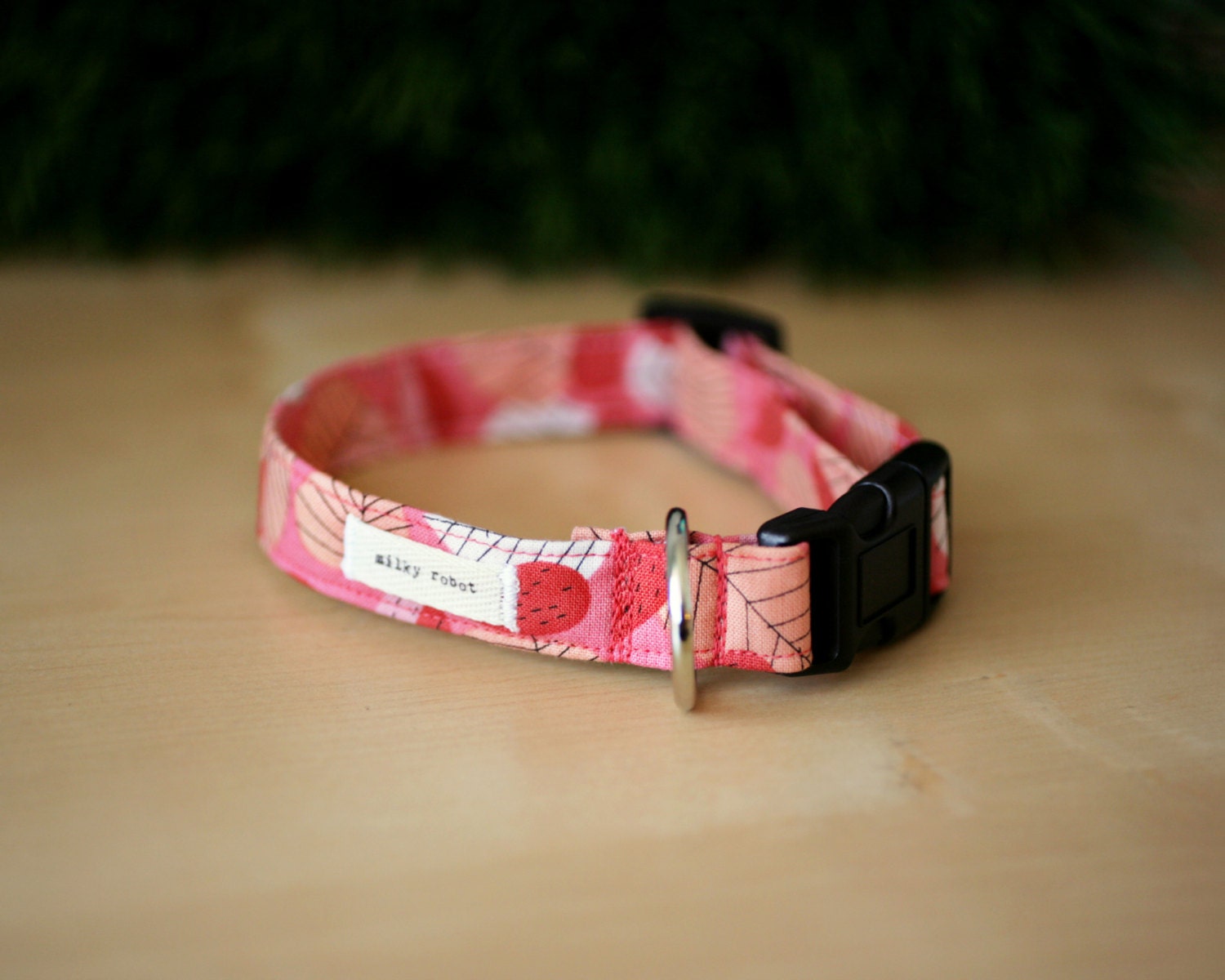 3/4" Wide - PINK LEAVES print - Dog Collar