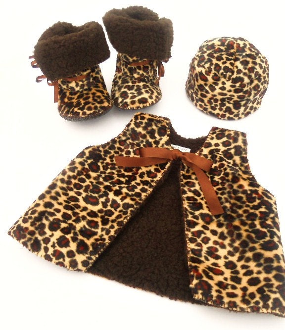Baby Photo Prop - Leopard Fur Baby Gift Set. Baby Leopard Boots. Leopard Baby Shower Gift . Leopard Hat. Leopard Booties. Leopard Vest.