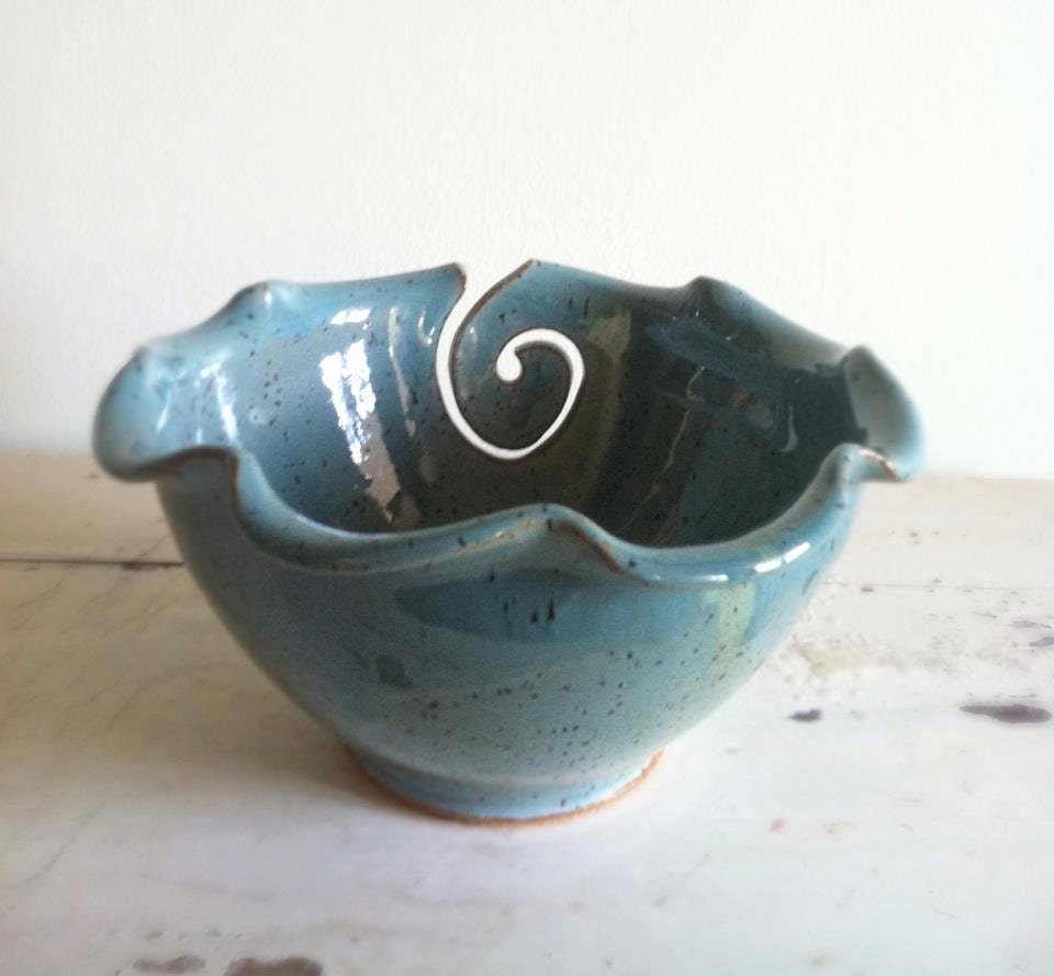 Yarn bowl, Yarn organizer, Knitting Crochet bowl, Robin's Egg Blue, Turquoise
