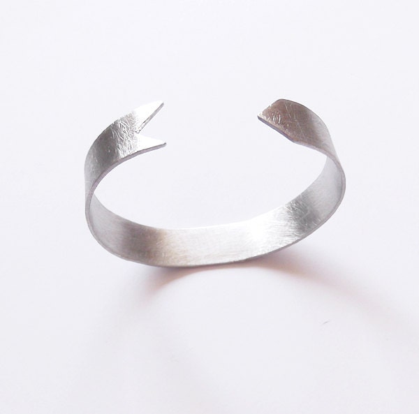 no. 516 - silver arrow cuff bracelet