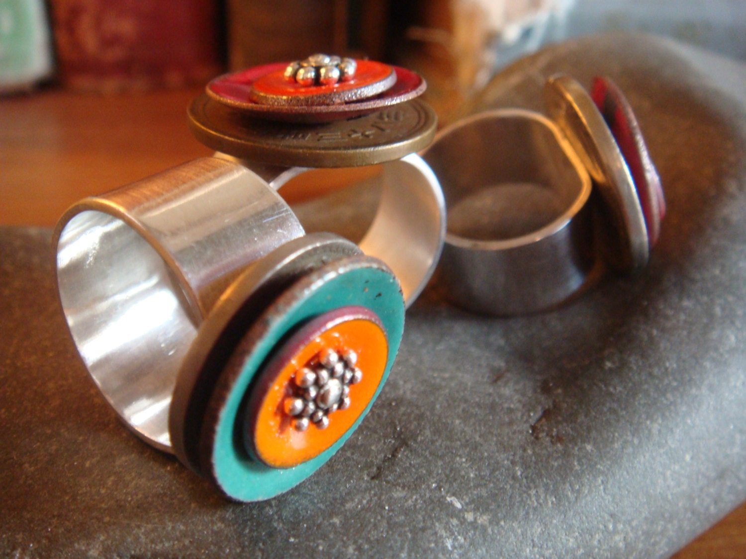 10mm Interactive Coin and Enameled Disc Ring