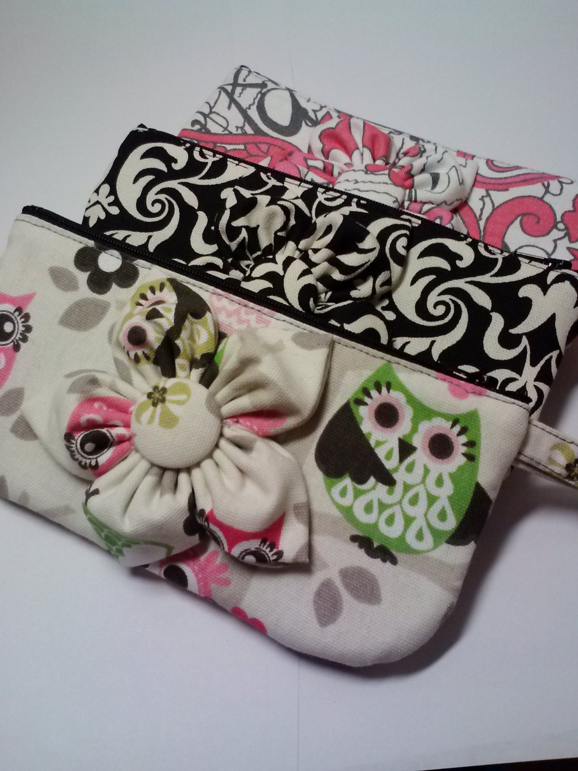 Flower Clutch/Wristlet with outside zipper pocket