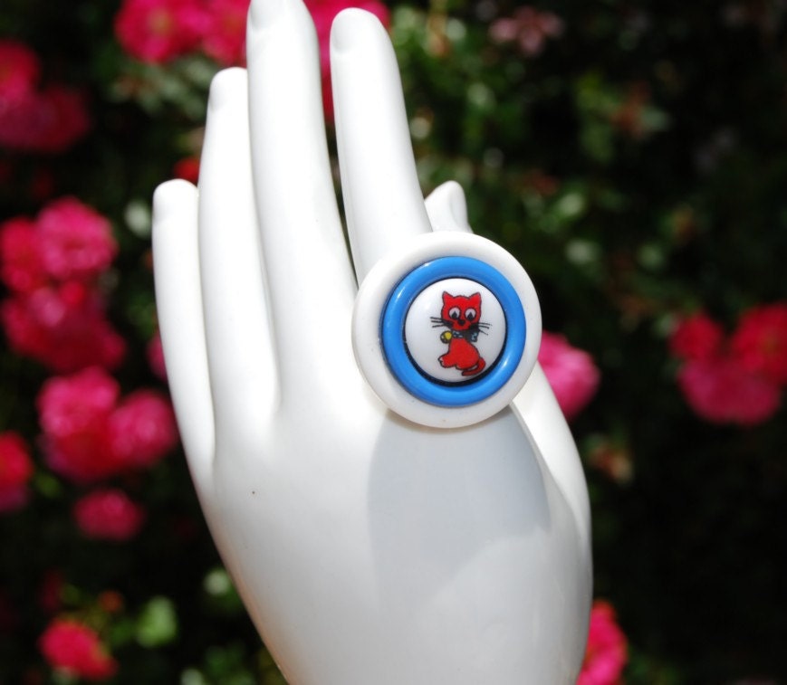 RETRO red kitty stacked and layered buttons RING