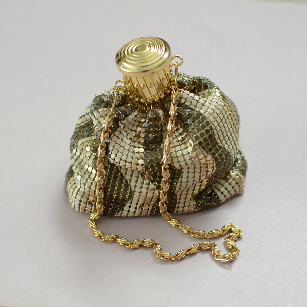 Vintage Metal Mesh Gate Top Pouch Purse Green Gold White Stripes