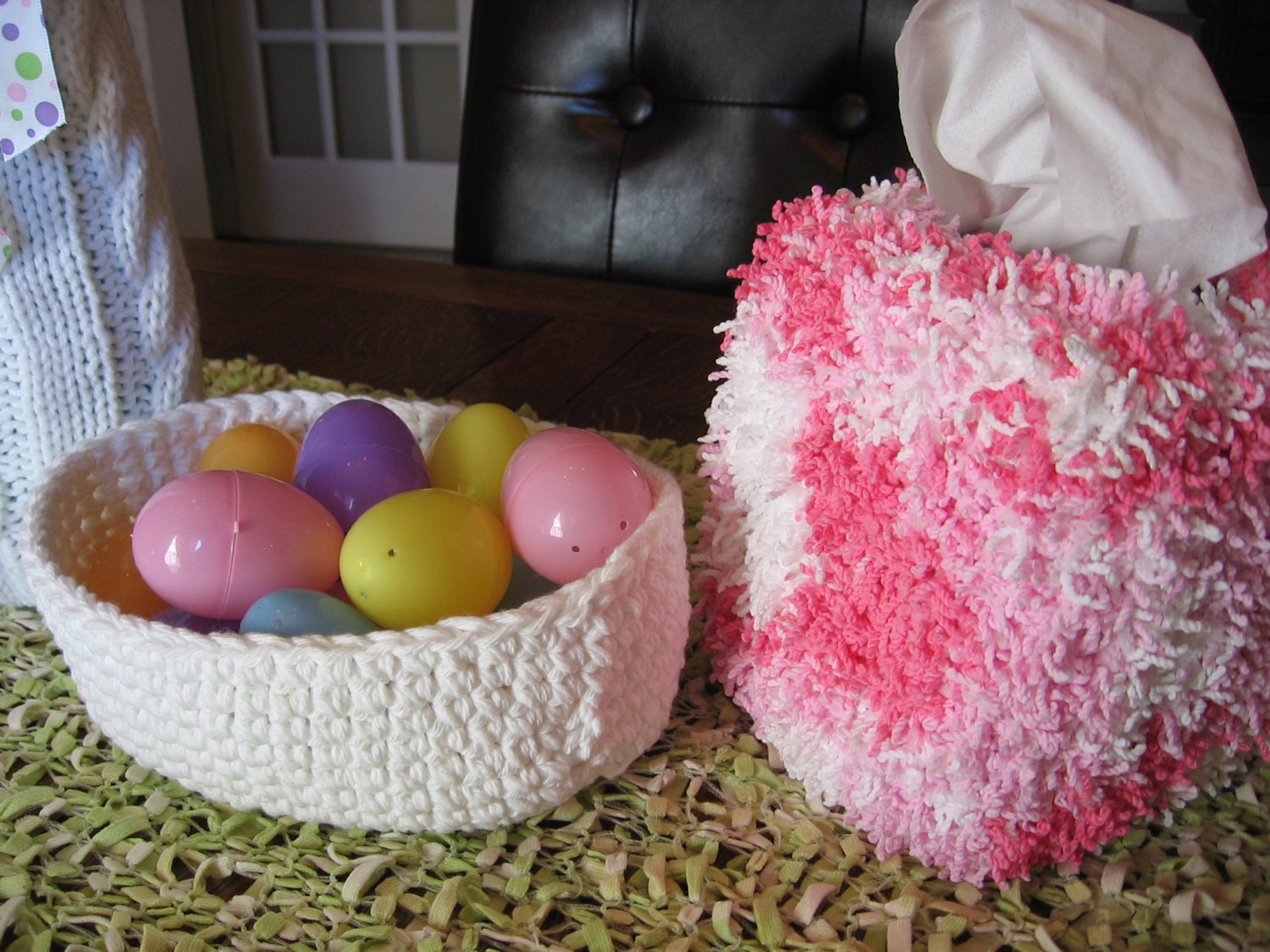 Tissue Cover Hand Knit in Pink and White Yarn