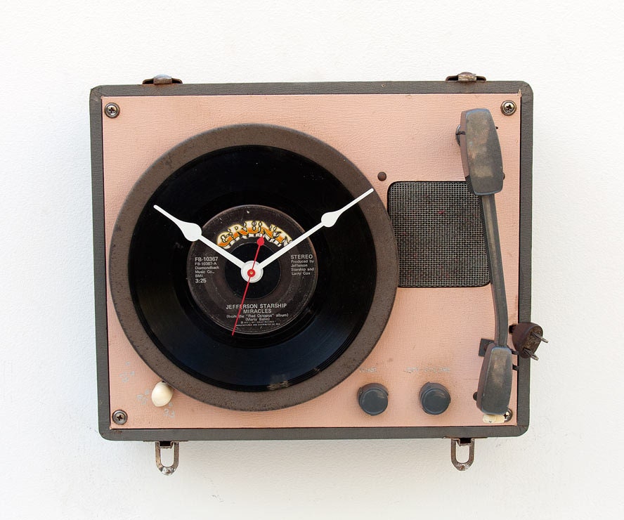 Recycled Record Player Clock