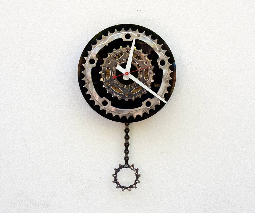Recycled Bike Chain ring and 45 Record Clock