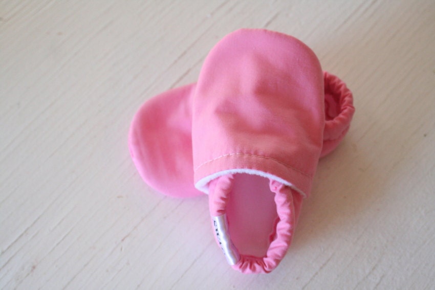 Ready to Ship Baby slippers shoes booties non slip soft soled newborn toddler baby shower gift Pink Cotton Bubblegum candy Baby SWAG