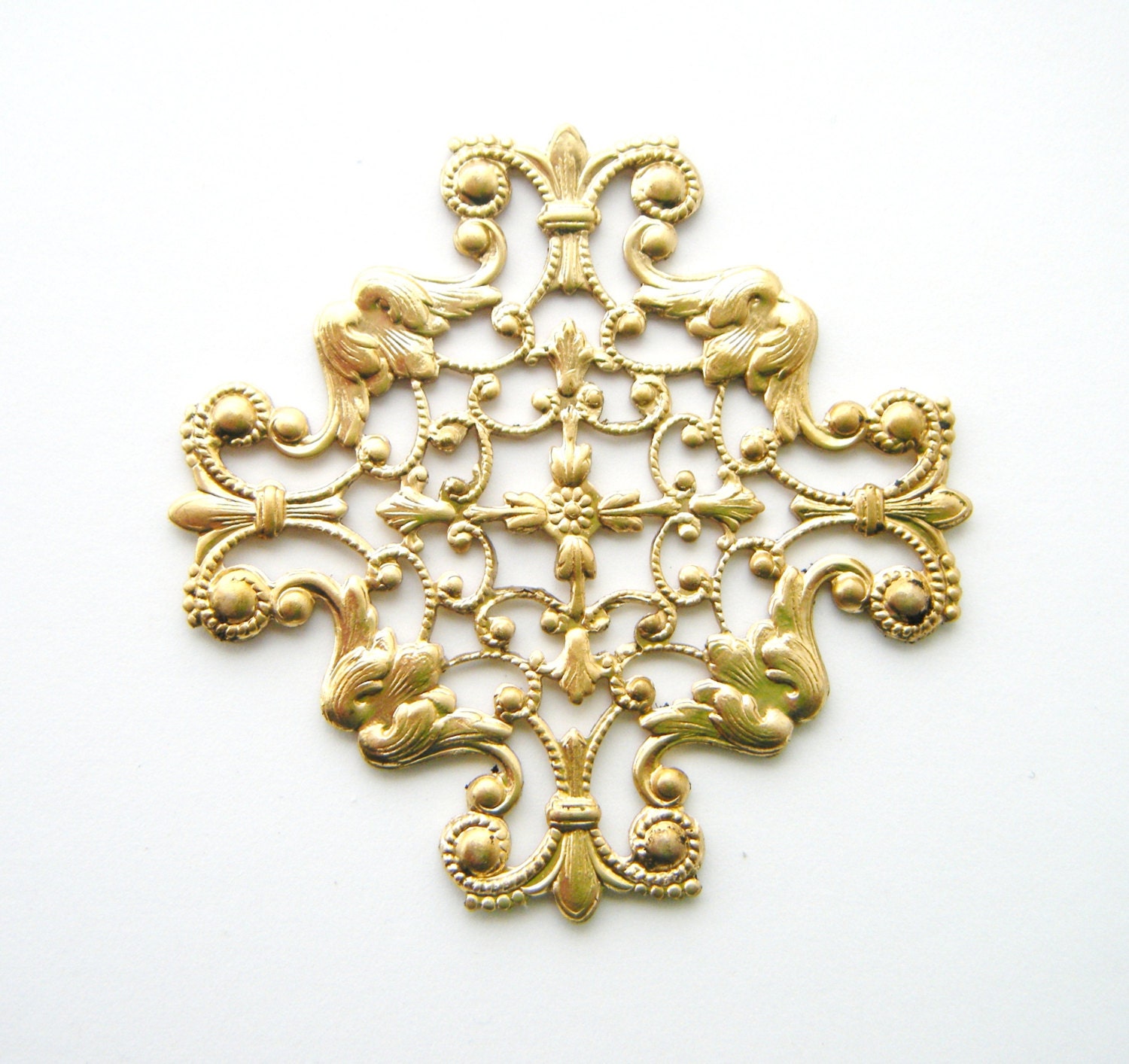 Filigree Embellishment Openwork Cross Raw Brass Jewelry Findings (C-9)
