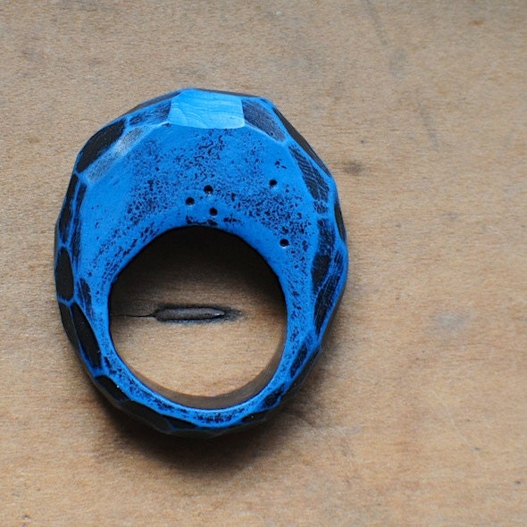 Fragment Carved Ring in Ultramarine