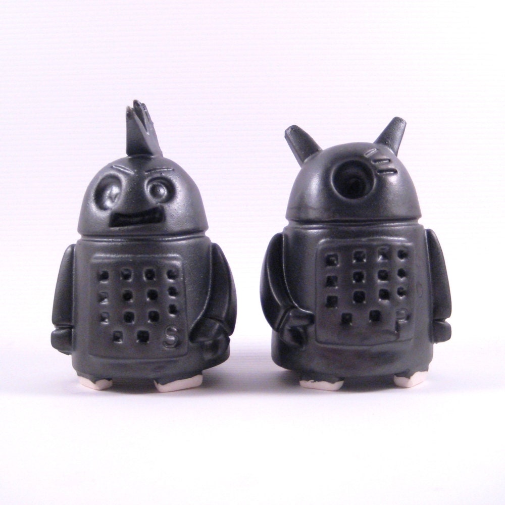 Robot Salt and Pepper Shakers