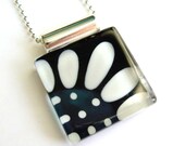 Daisy black and teal pendant - Hand painted glass -