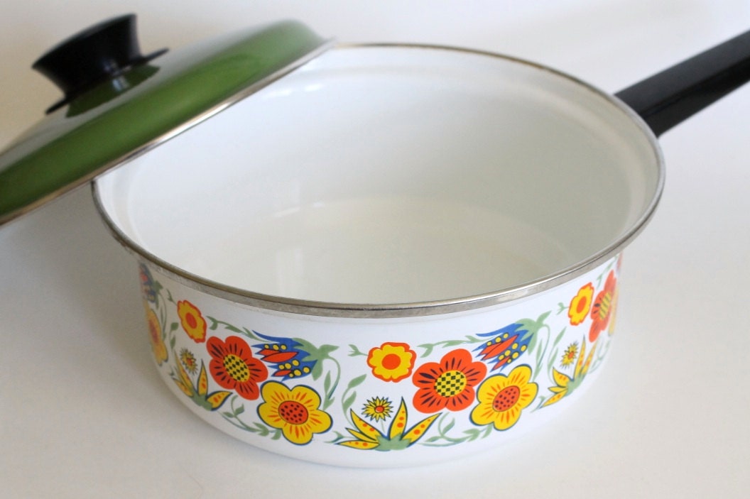 Vintage Enamel Pot, Cooking wear.