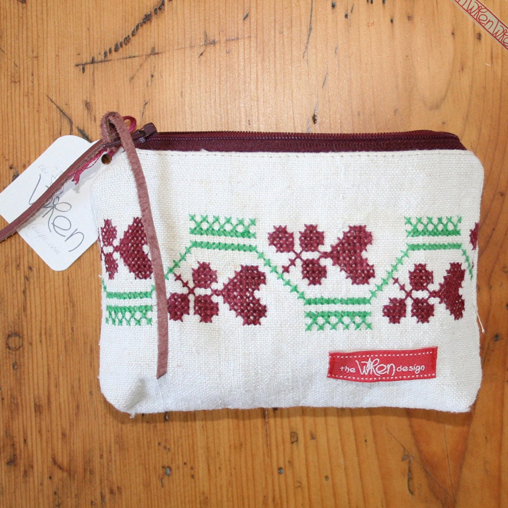 Embroidered Antique Linen Zipper (medium)